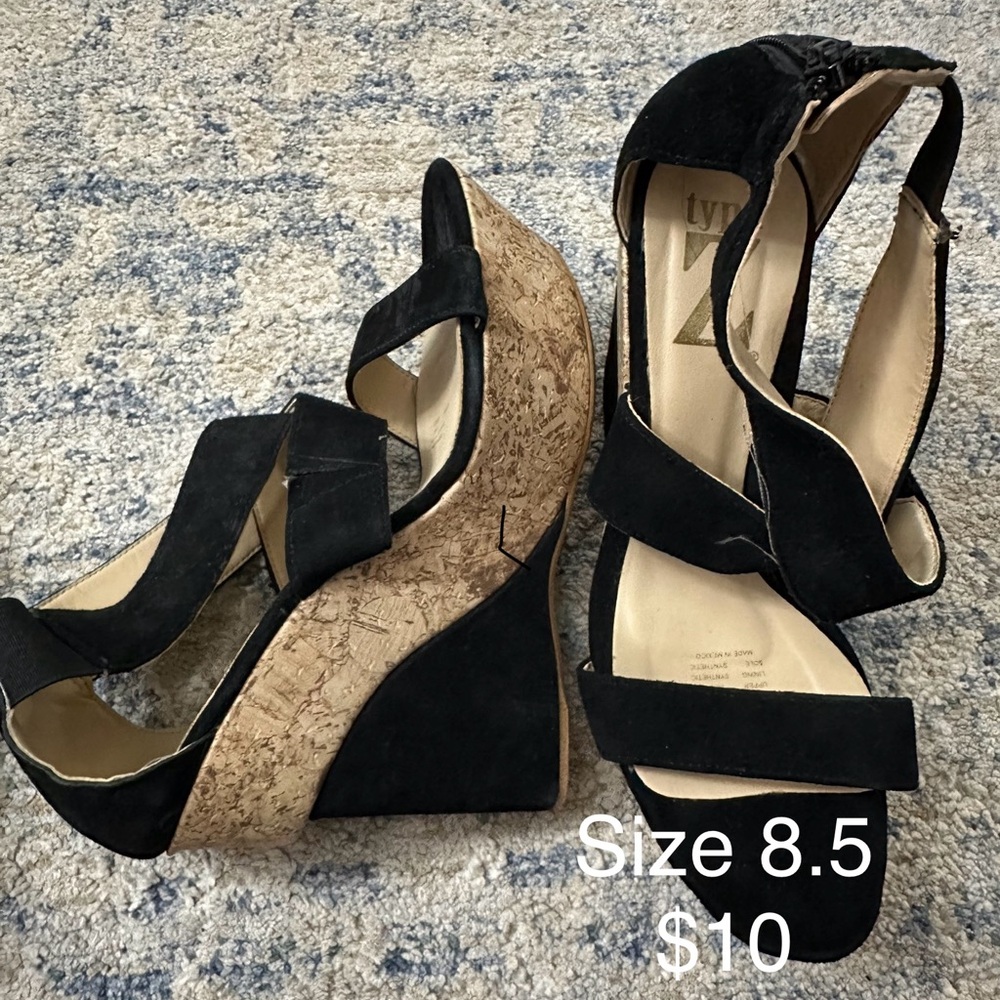 Type Z Black and Tan Wedge Sandals